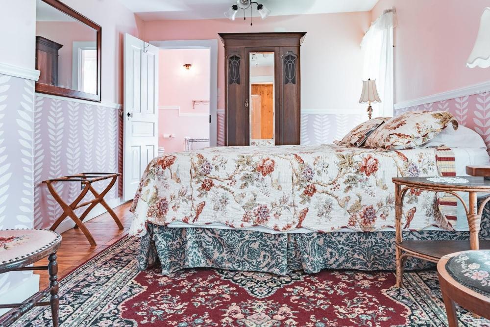 Black Mountain Inn Image 12