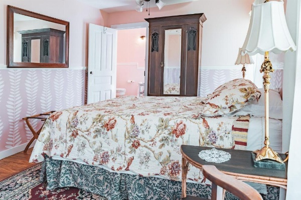 Black Mountain Inn image 10
