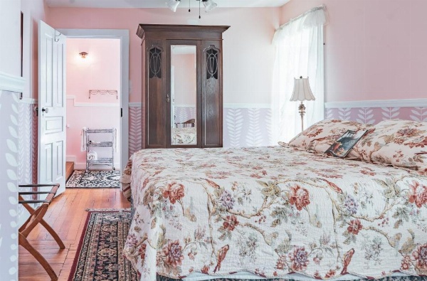 Black Mountain Inn image 11
