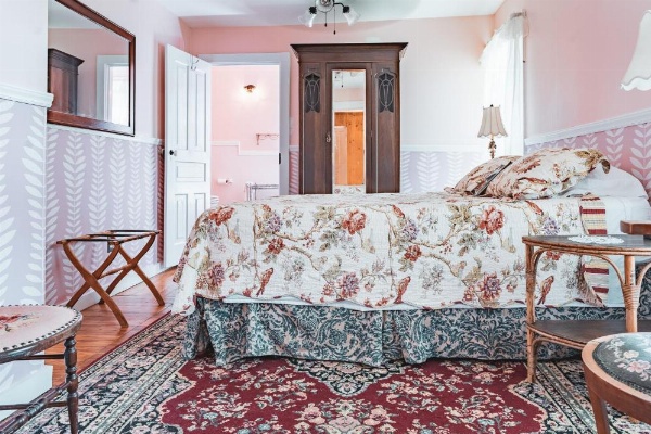 Black Mountain Inn image 12