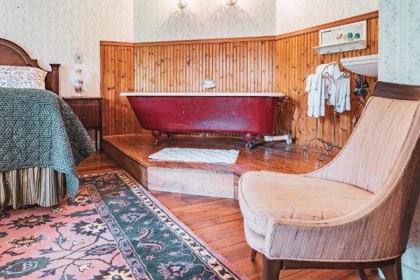 Black Mountain Inn image 17