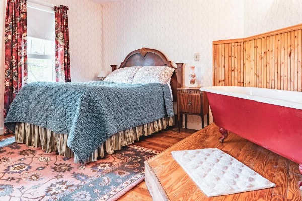 Black Mountain Inn image 18